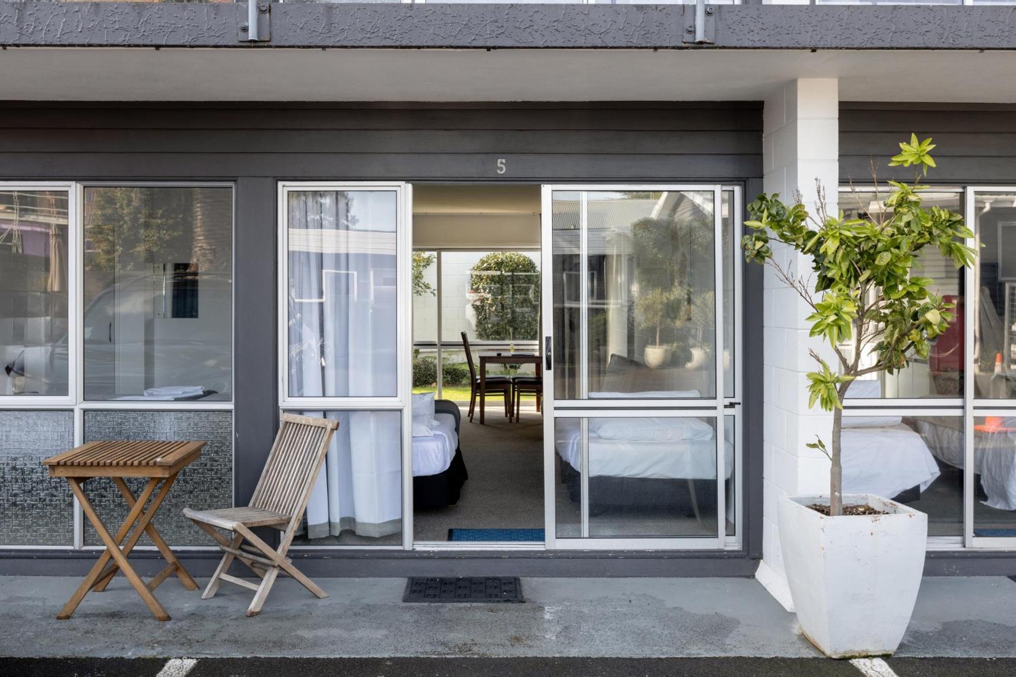 Roselands Motel Tauranga Bagian luar foto