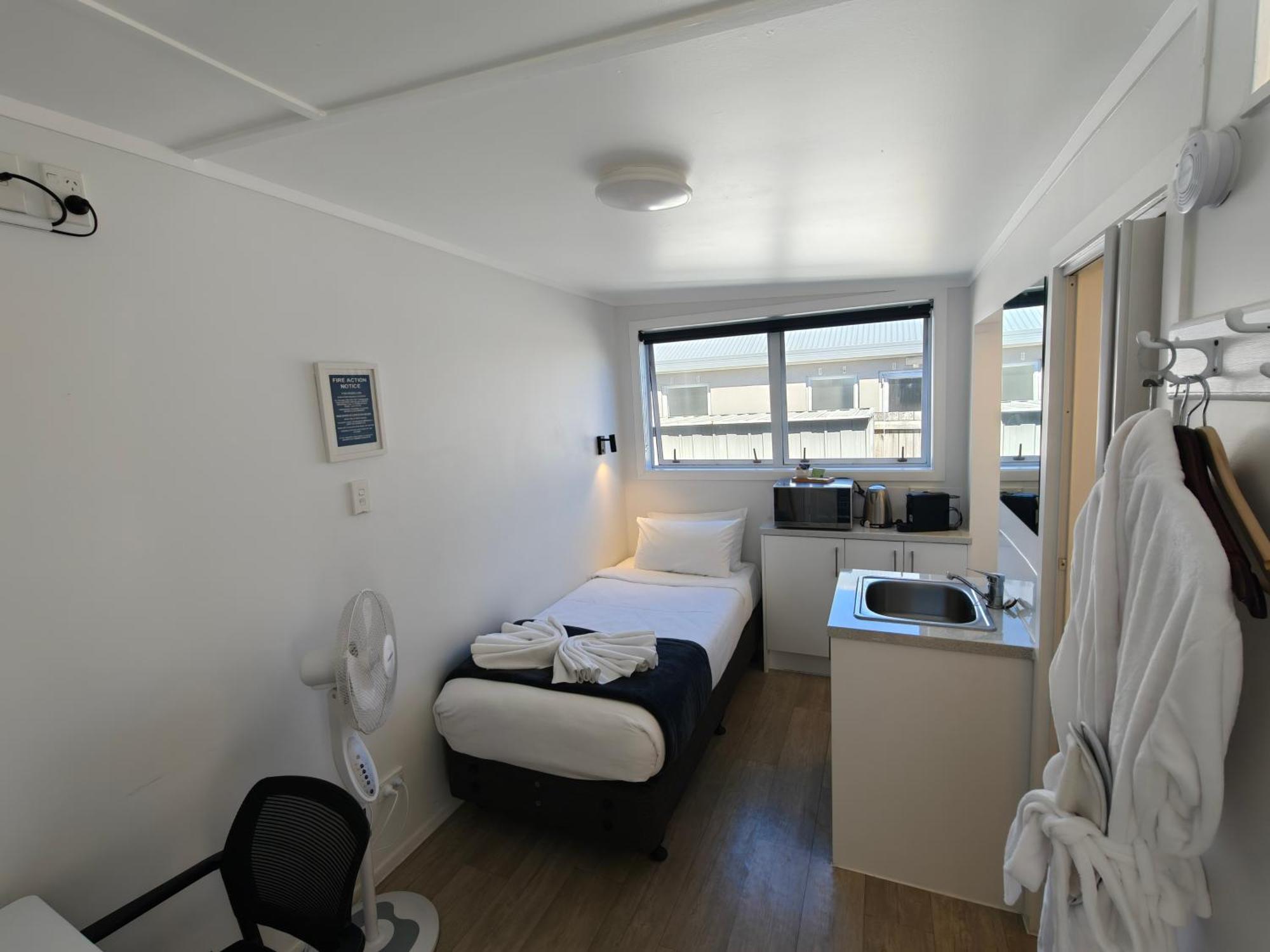 Roselands Motel Tauranga Bagian luar foto