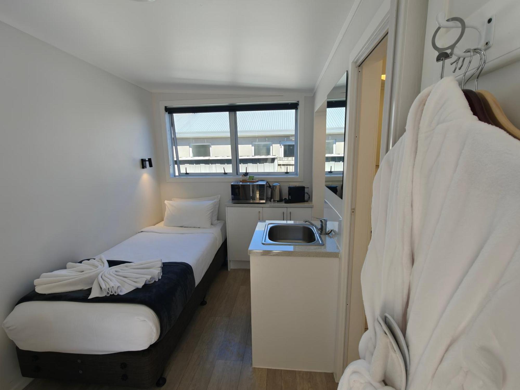 Roselands Motel Tauranga Bagian luar foto