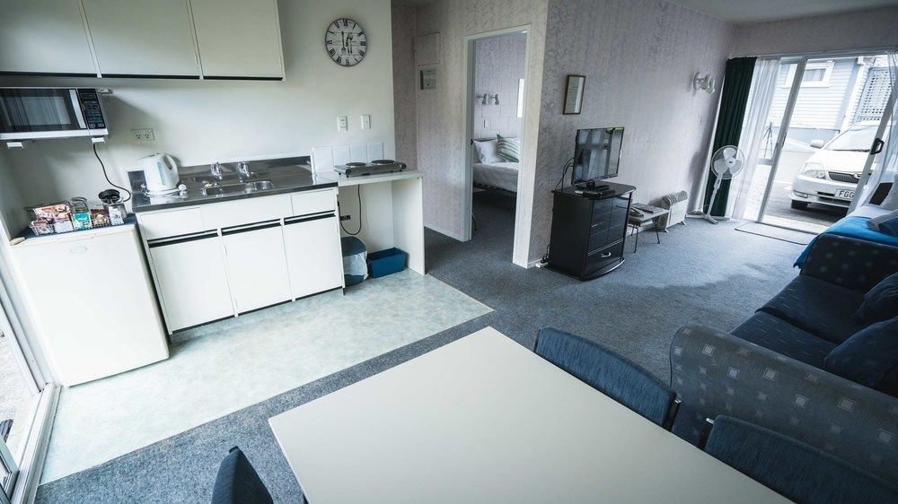 Roselands Motel Tauranga Bagian luar foto