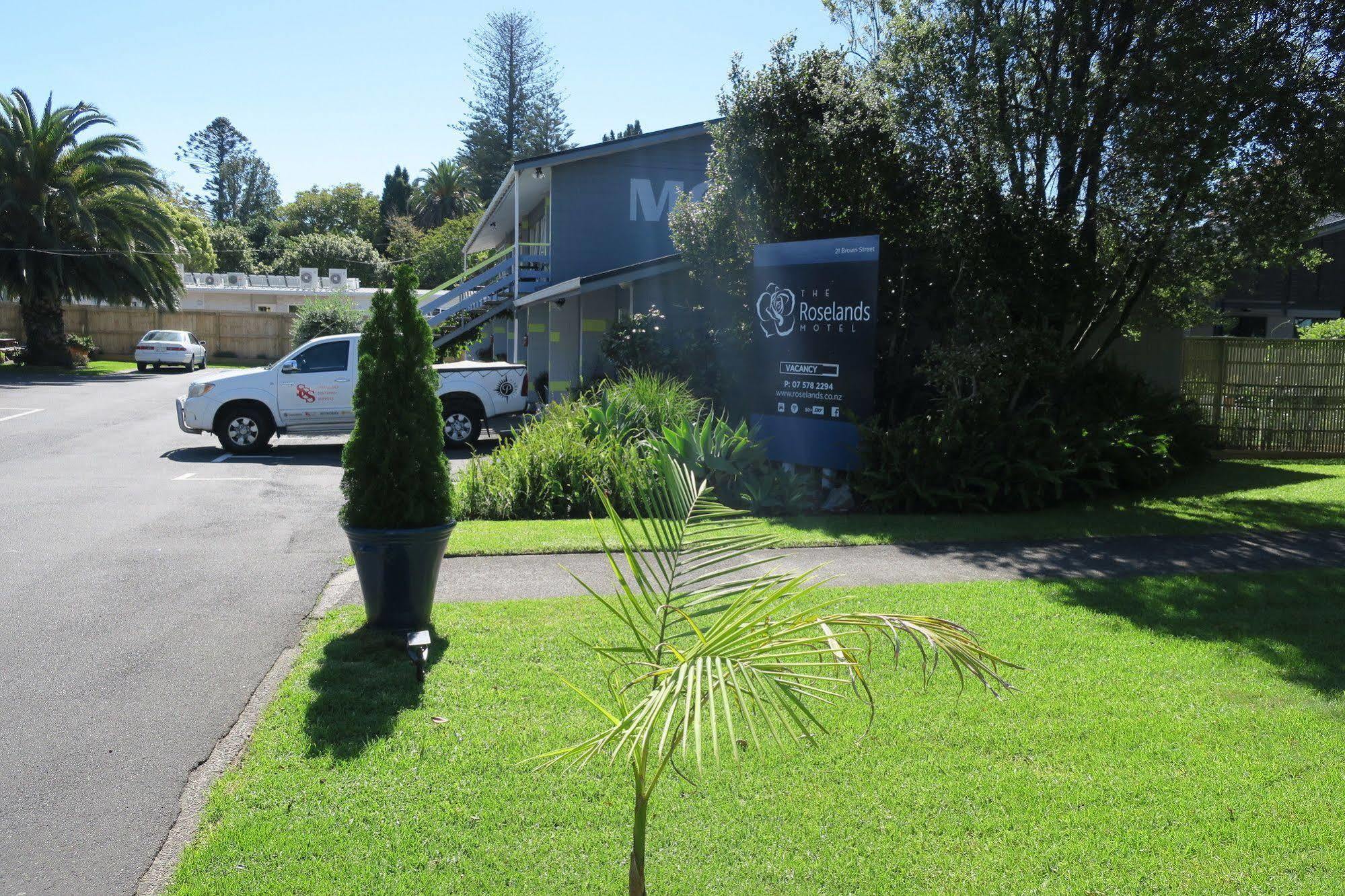 Roselands Motel Tauranga Bagian luar foto