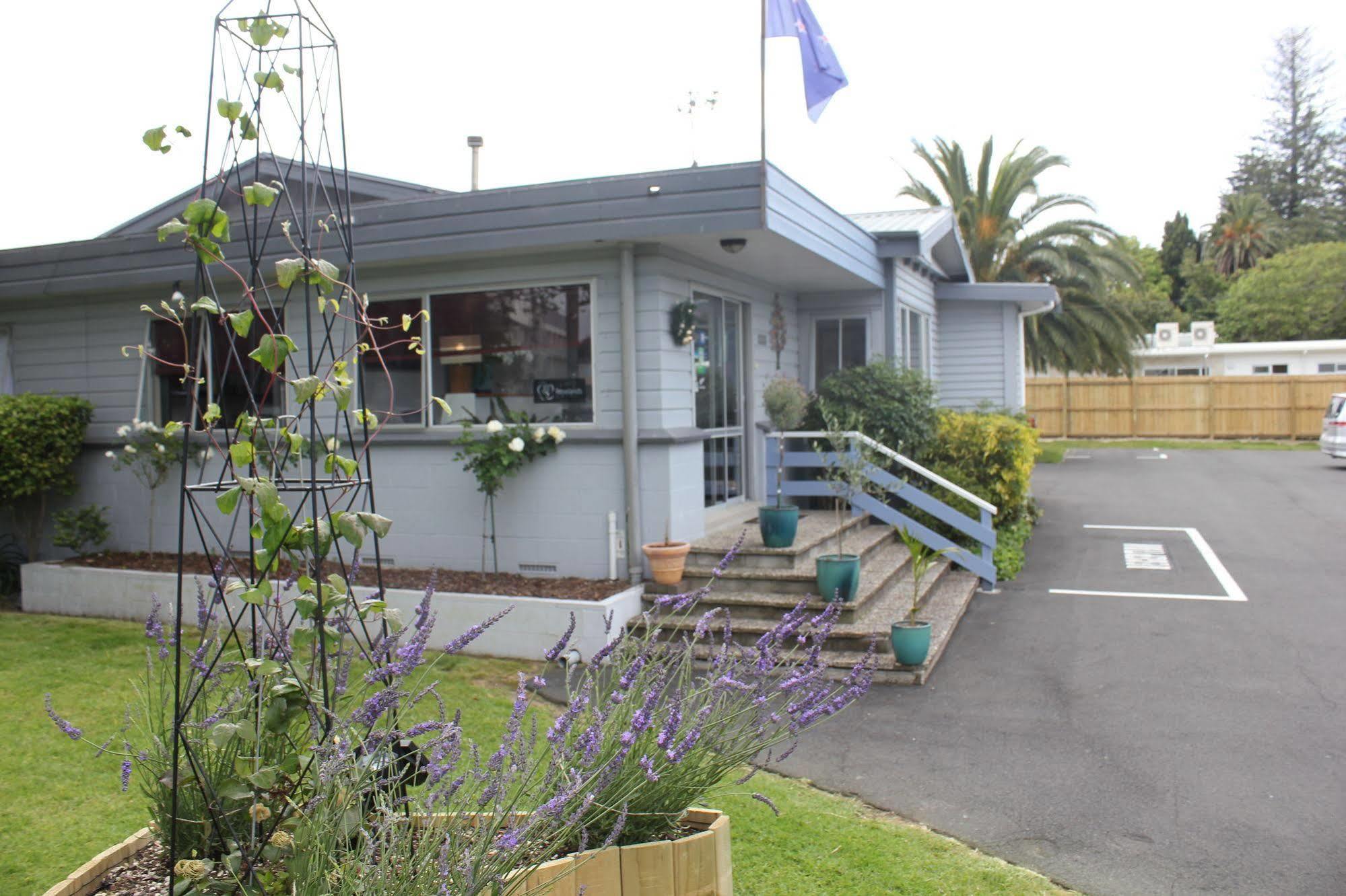 Roselands Motel Tauranga Bagian luar foto