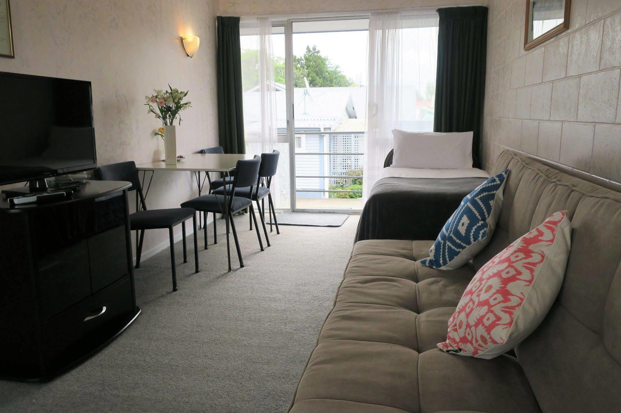 Roselands Motel Tauranga Bagian luar foto