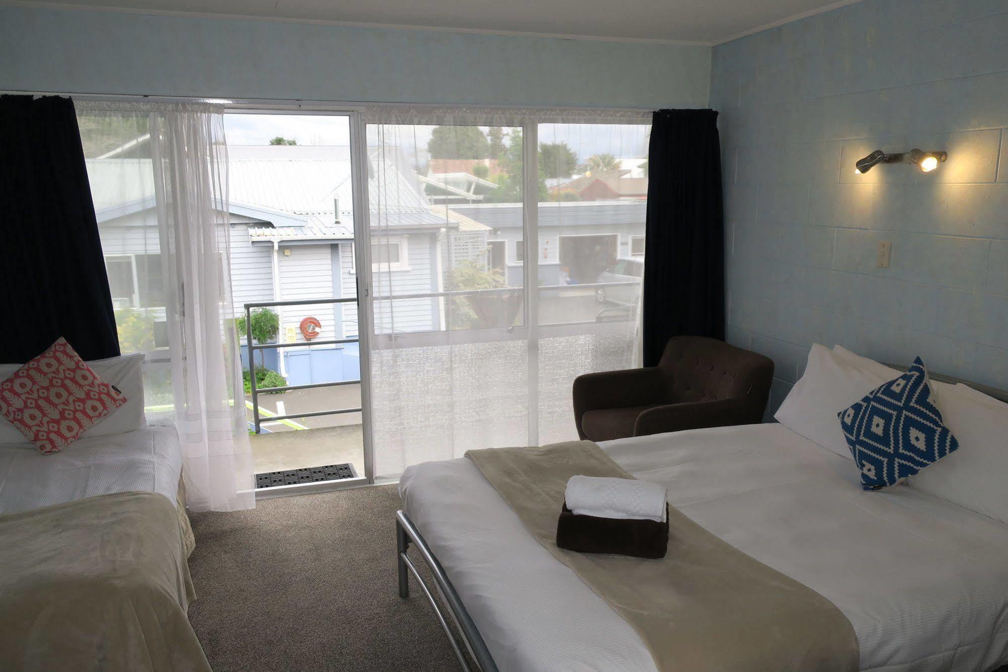Roselands Motel Tauranga Bagian luar foto